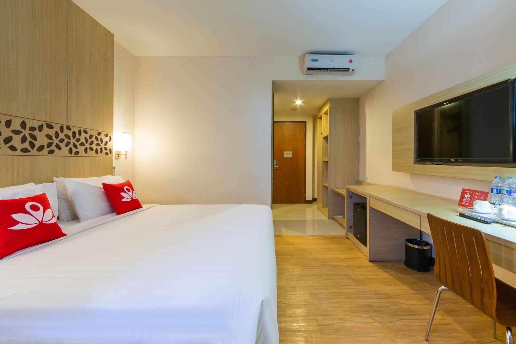 Zen Rooms Kuta Tuban Suites Εξωτερικό φωτογραφία