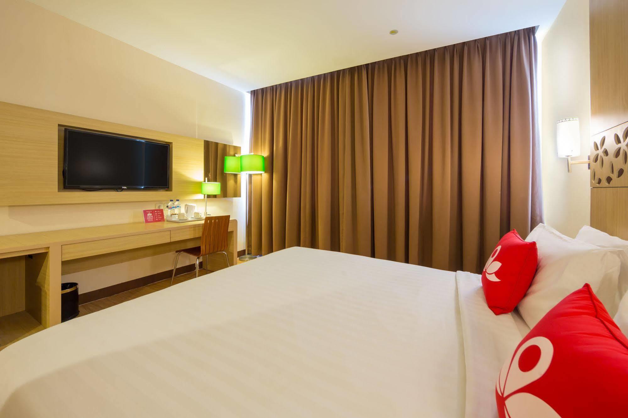 Zen Rooms Kuta Tuban Suites Εξωτερικό φωτογραφία