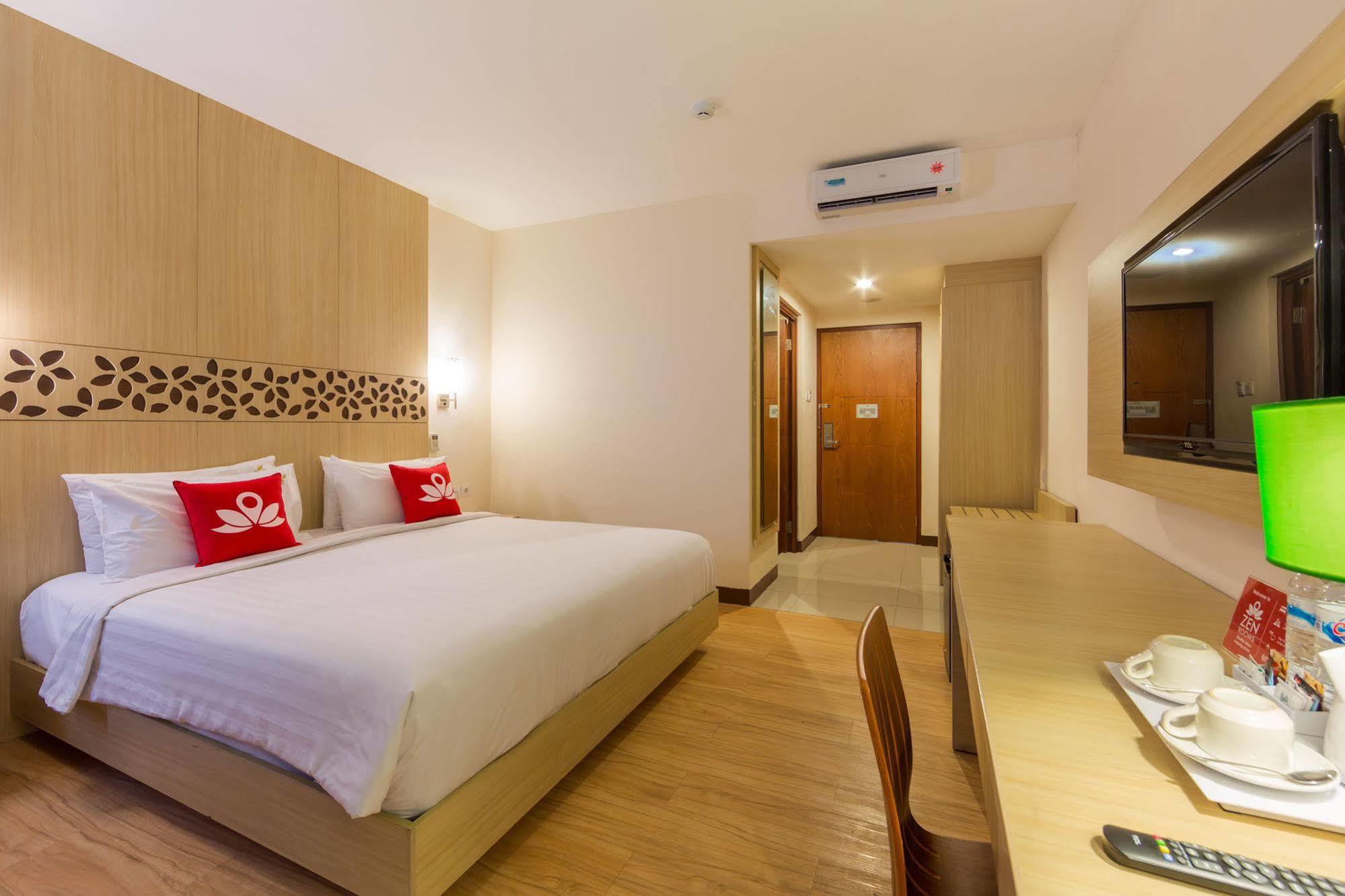 Zen Rooms Kuta Tuban Suites Εξωτερικό φωτογραφία