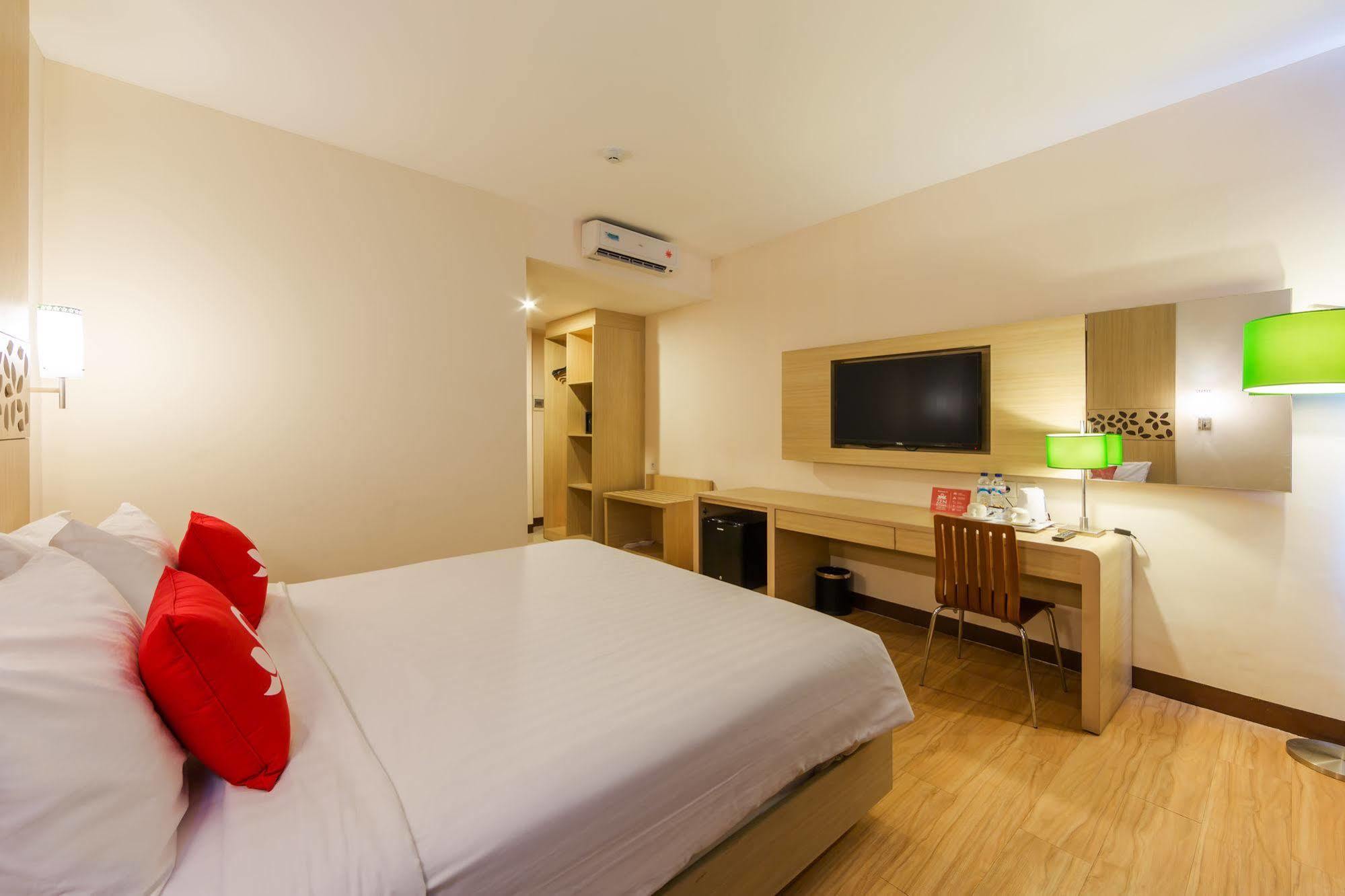 Zen Rooms Kuta Tuban Suites Εξωτερικό φωτογραφία